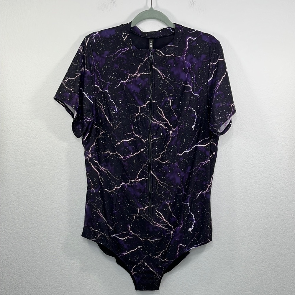 TORRID Black Lightning Streaks Rash Guard Swimsuit size 3X - Picture 2 of 9
